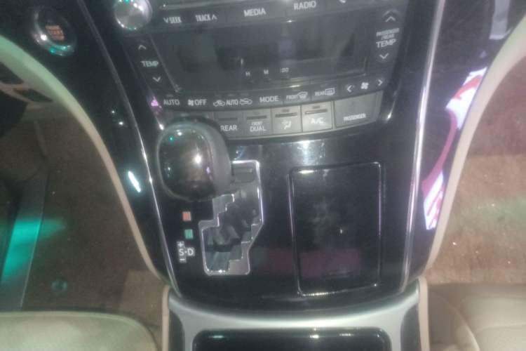 Used Toyota Alphard 2012 3.5L Luxury Edition Gear Lever