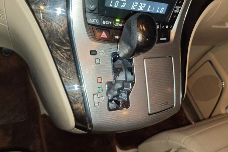 Used Toyota Alphard 2012 3.5L Luxury Edition Gear Lever