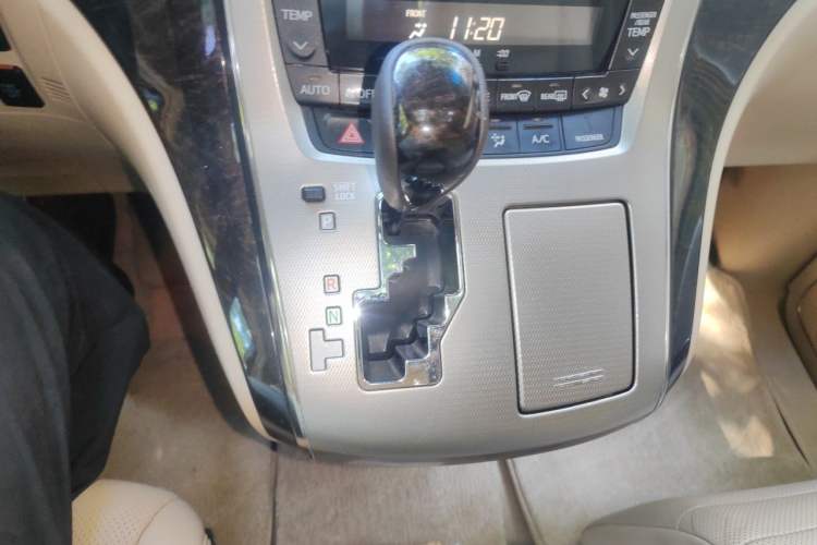 Used Toyota Alphard 2012 3.5L Luxury Edition Gear Lever