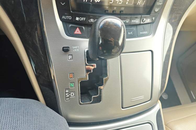 Used Toyota Alphard 2012 3.5L Luxury Edition Gear Lever