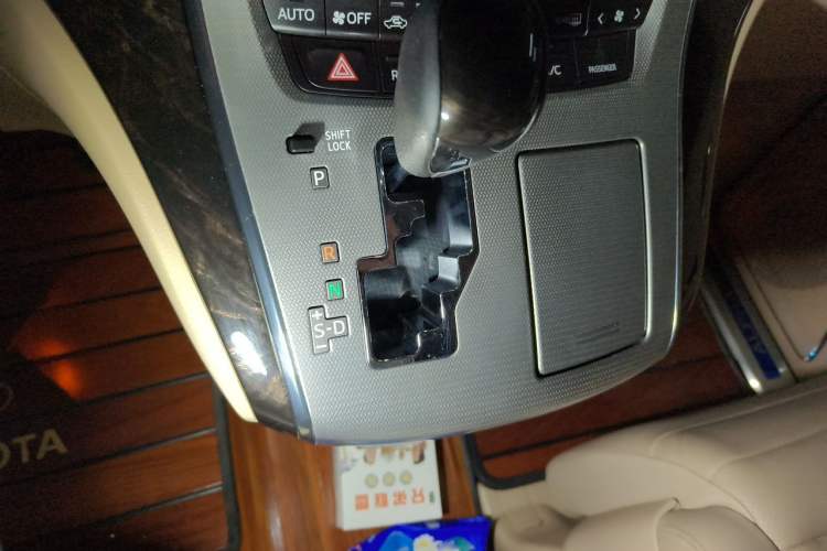 Used Toyota Alphard 2012 3.5L Luxury Edition Gear Lever