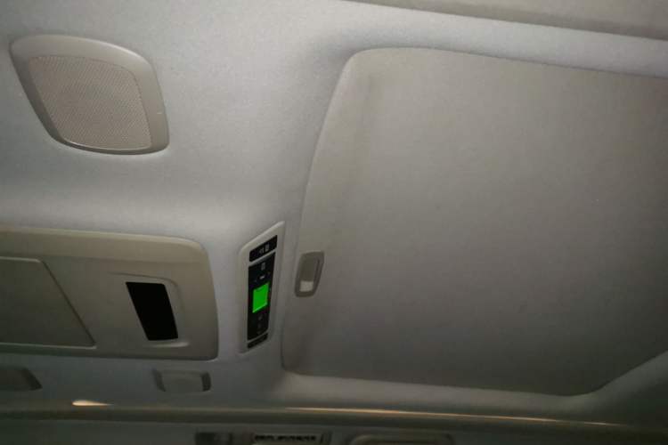 Used Toyota Alphard 2012 3.5L Luxury Edition Headliner