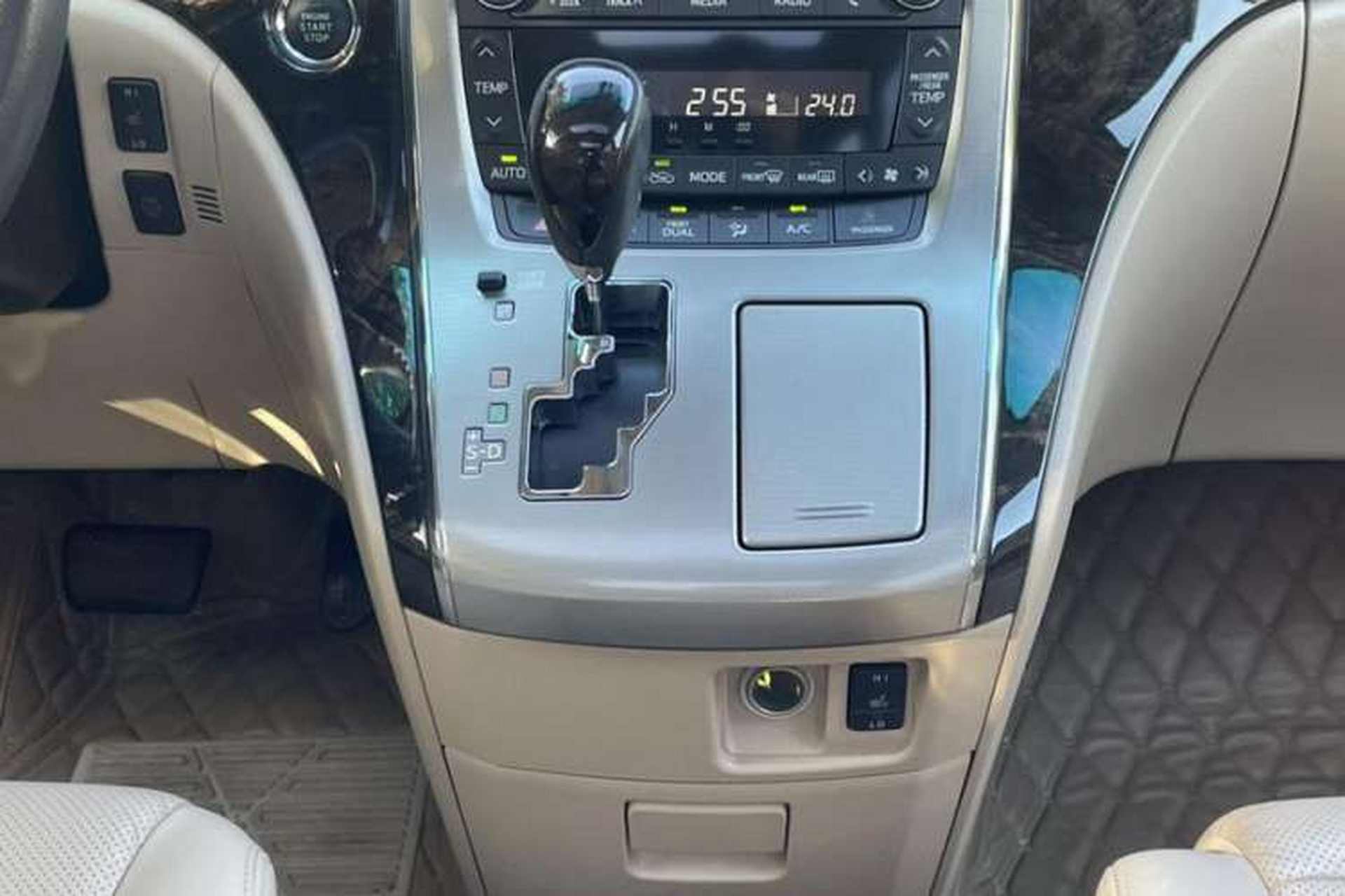 Used Toyota Alphard 2012 3.5L Luxury Edition Interior 14