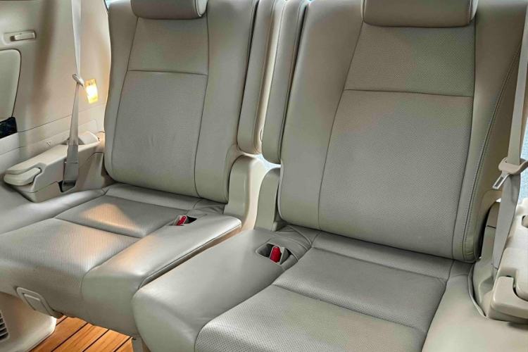 Used Toyota Alphard 2012 3.5L Luxury Edition Interior 2