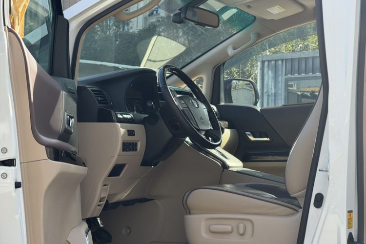 Used Toyota Alphard 2012 3.5L Luxury Edition Interior 3