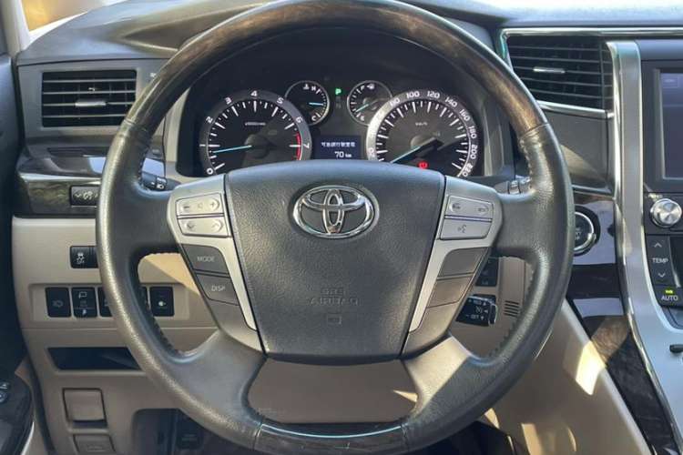 Used Toyota Alphard 2012 3.5L Luxury Edition Interior 4