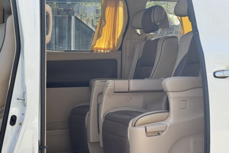 Used Toyota Alphard 2012 3.5L Luxury Edition Interior 4