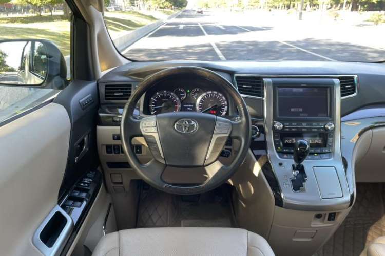 Used Toyota Alphard 2012 3.5L Luxury Edition Interior 6