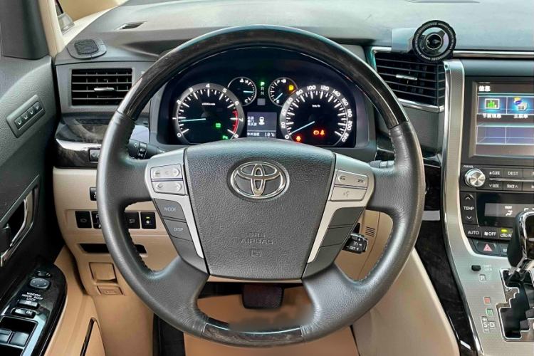 Used Toyota Alphard 2012 3.5L Luxury Edition Interior 9