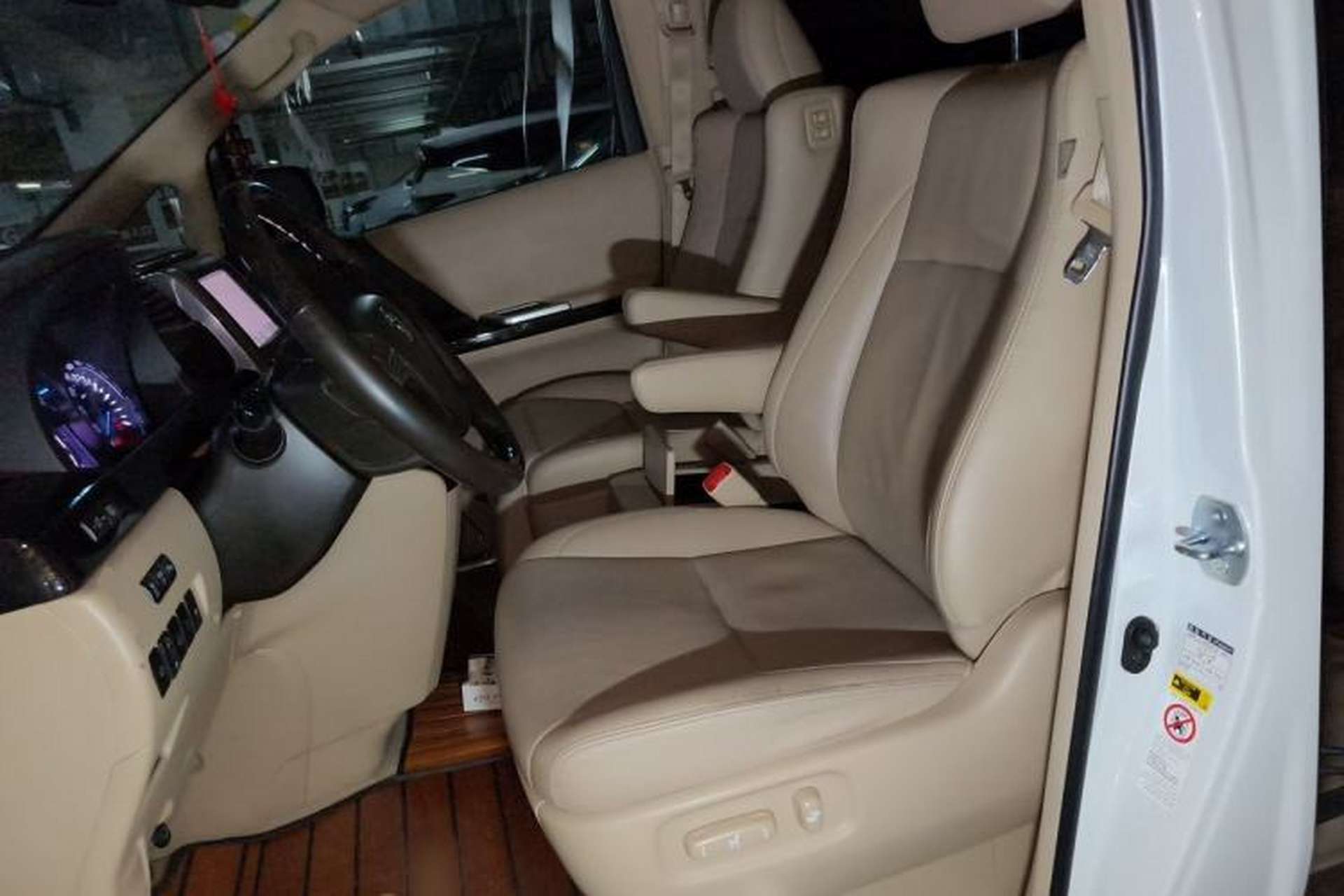 Used Toyota Alphard 2012 3.5L Luxury Edition Left Front Seat