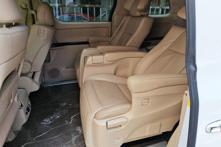 Used Toyota Alphard 2012 3.5L Luxury Edition Left Rear Seat