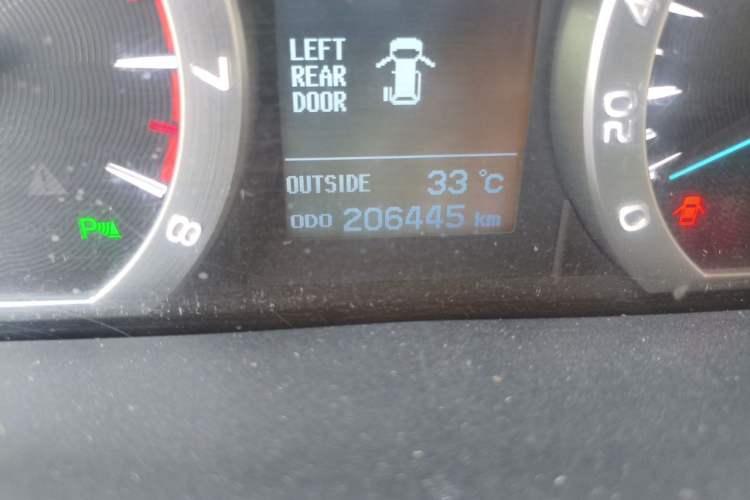 Used Toyota Alphard 2012 2.4L Luxury Edition Odometer Close Up