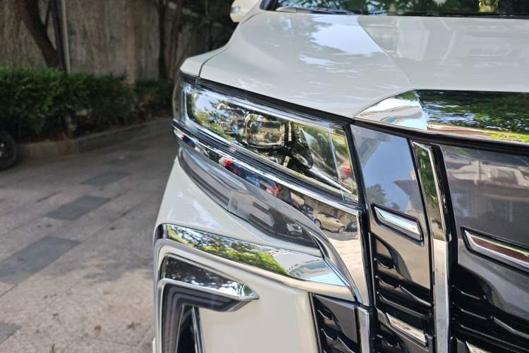 Used Toyota Alphard 2012 3.5L Luxury Edition Right Front Headlight