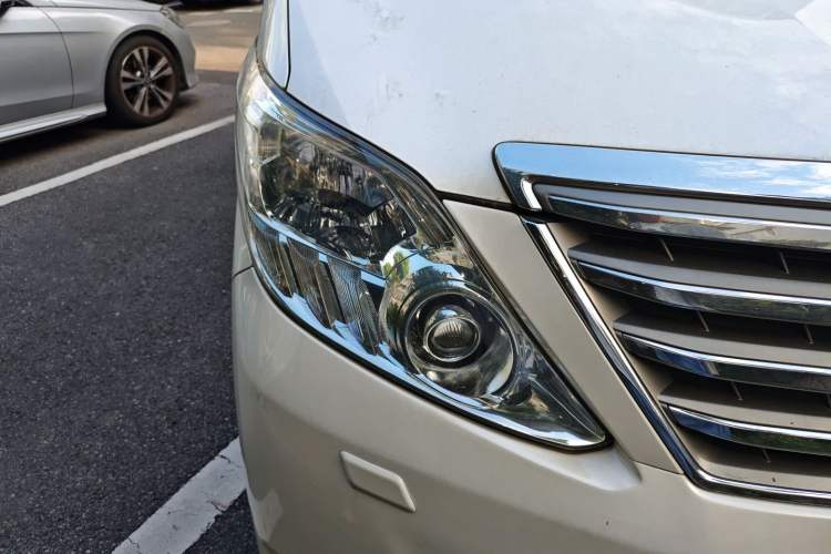 Used Toyota Alphard 2012 3.5L Luxury Edition Right Front Headlight