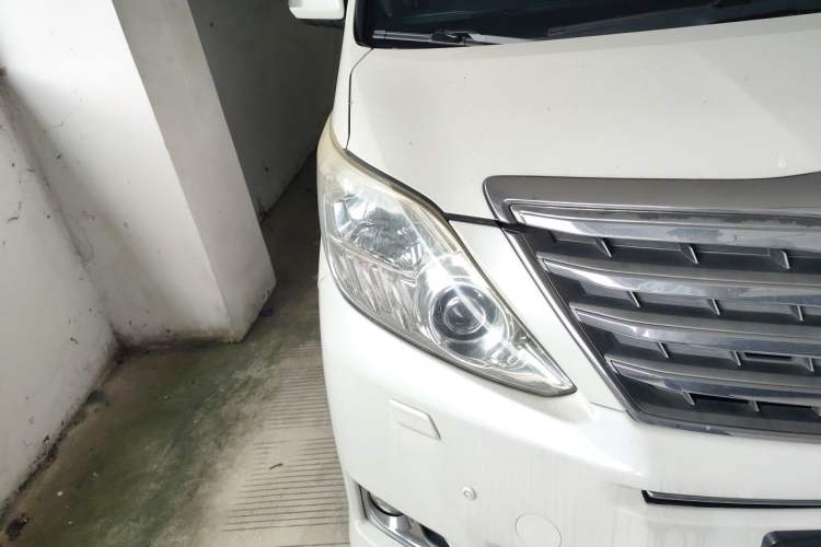 Used Toyota Alphard 2012 2.4L Luxury Edition Right Front Headlight