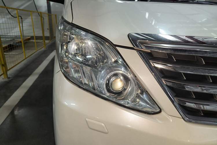Used Toyota Alphard 2012 3.5L Luxury Edition Right Front Headlight