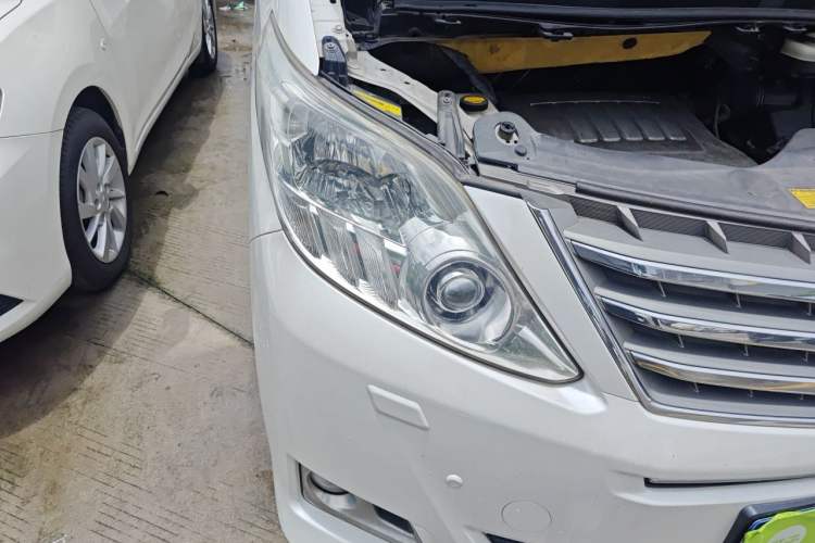 Used Toyota Alphard 2012 3.5L Luxury Edition Right Front Headlight