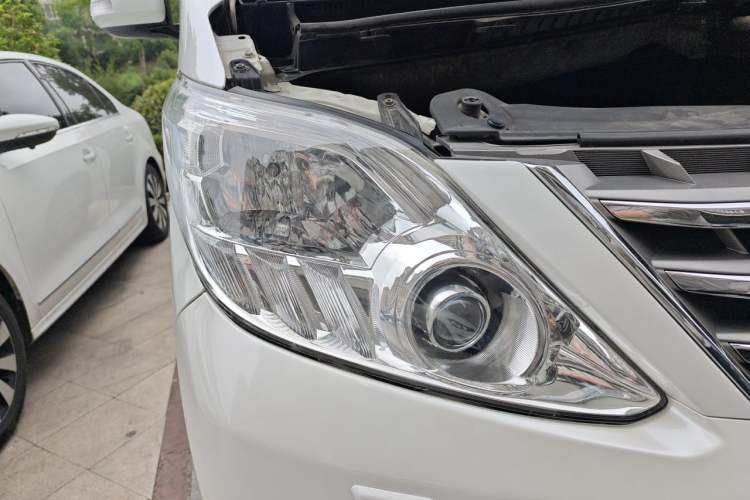 Used Toyota Alphard 2012 3.5L Luxury Edition Right Front Headlight