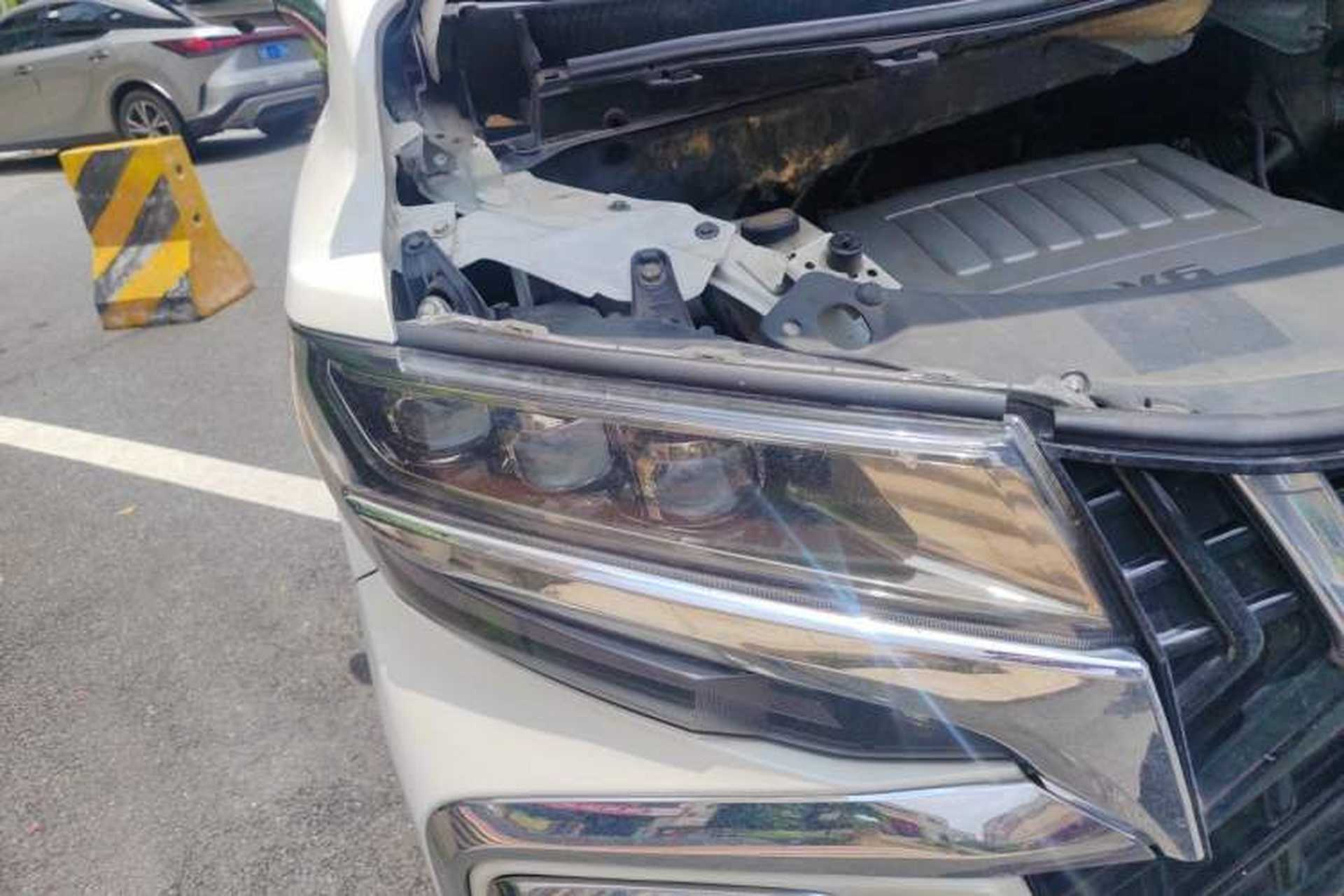 Used Toyota Alphard 2012 3.5L Luxury Edition Right Front Headlight