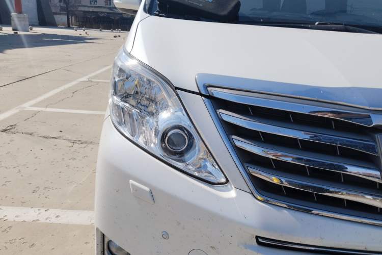 Used Toyota Alphard 2012 3.5L Luxury Edition Right Front Headlight