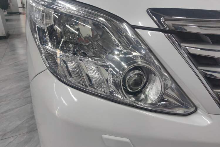Used Toyota Alphard 2012 3.5L Luxury Edition Right Front Headlight