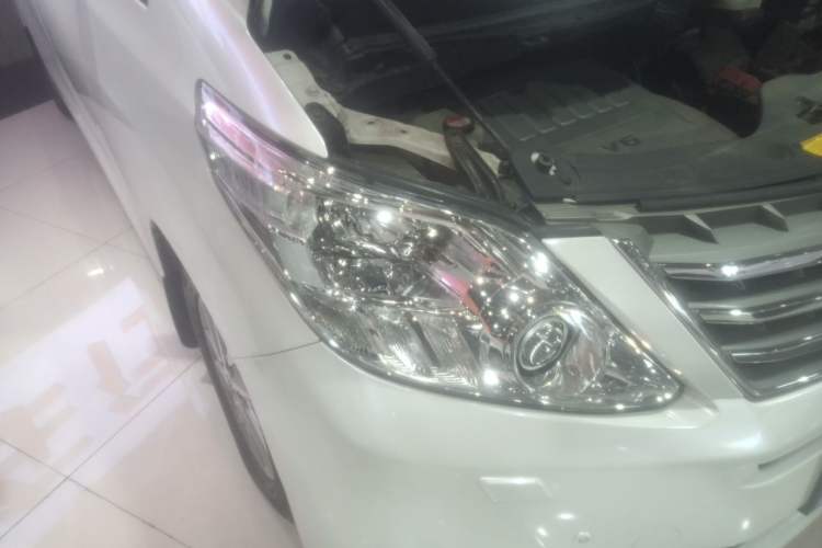 Used Toyota Alphard 2012 3.5L Luxury Edition Right Front Headlight