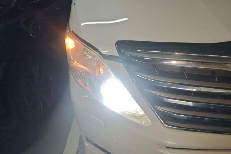 Used Toyota Alphard 2012 3.5L Luxury Edition Right Front Headlight
