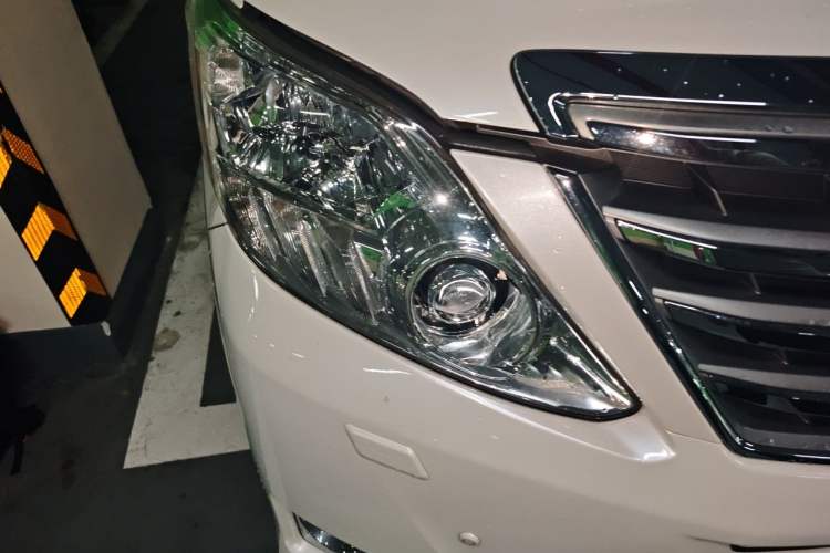 Used Toyota Alphard 2012 3.5L Luxury Edition Right Front Headlight