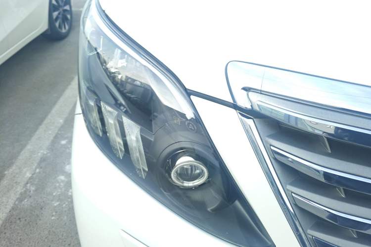 Used Toyota Alphard 2012 3.5L Luxury Edition Right Front Headlight