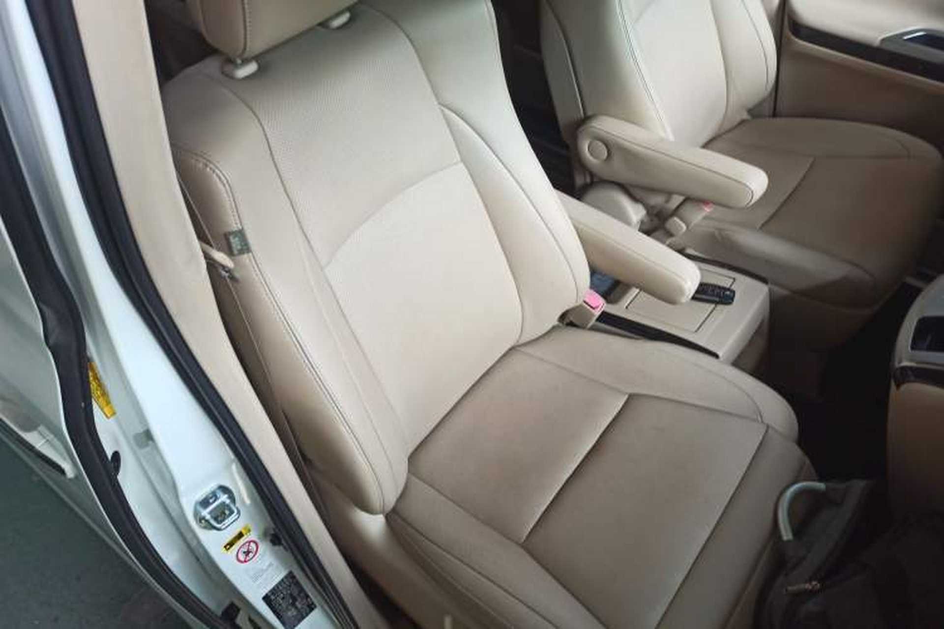 Used Toyota Alphard 2012 3.5L Luxury Edition Right Front Seat