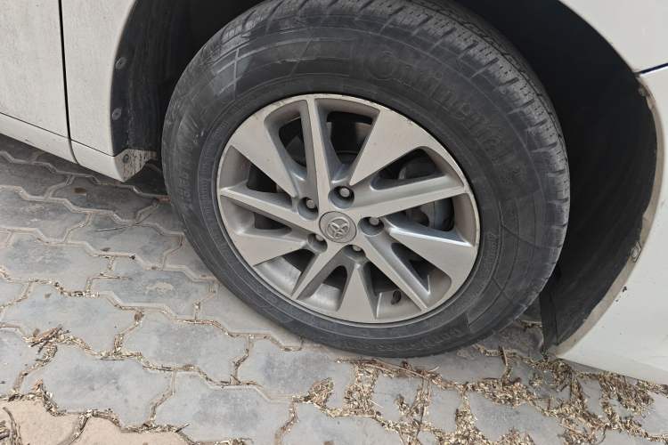 Used Toyota Alphard 2012 3.5L Luxury Edition Right Front Wheel Hub