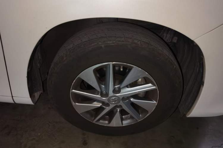 Used Toyota Alphard 2012 3.5L Luxury Edition Right Front Wheel Hub