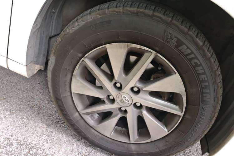 Used Toyota Alphard 2012 3.5L Luxury Edition Right Front Wheel Hub