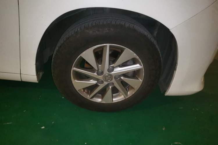 Used Toyota Alphard 2012 3.5L Luxury Edition Right Front Wheel Hub