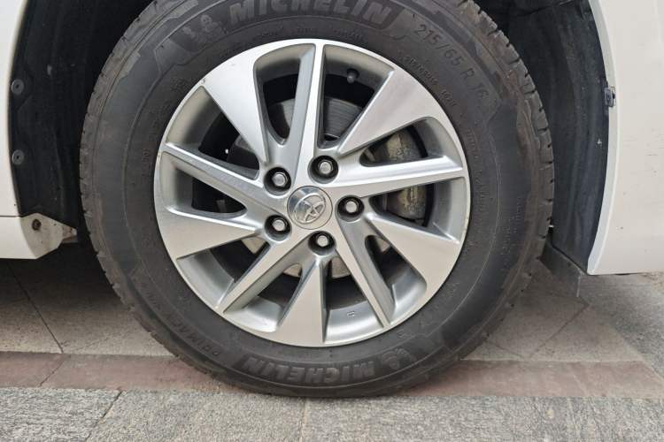 Used Toyota Alphard 2012 3.5L Luxury Edition Right Front Wheel Hub