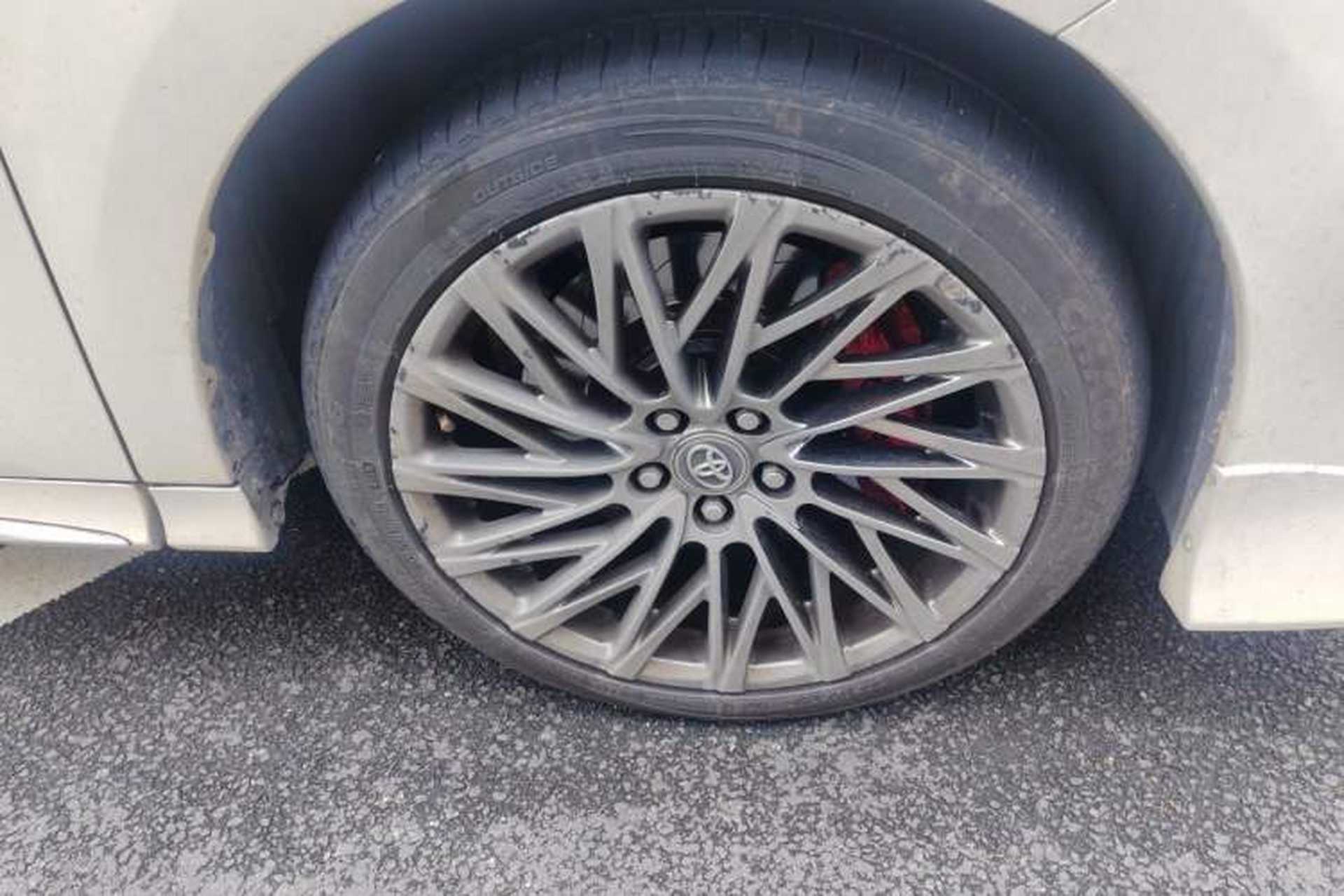 Used Toyota Alphard 2012 3.5L Luxury Edition Right Front Wheel Hub