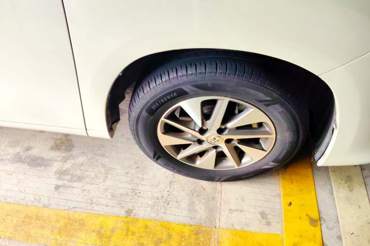 Used Toyota Alphard 2012 3.5L Luxury Edition Right Front Wheel Hub