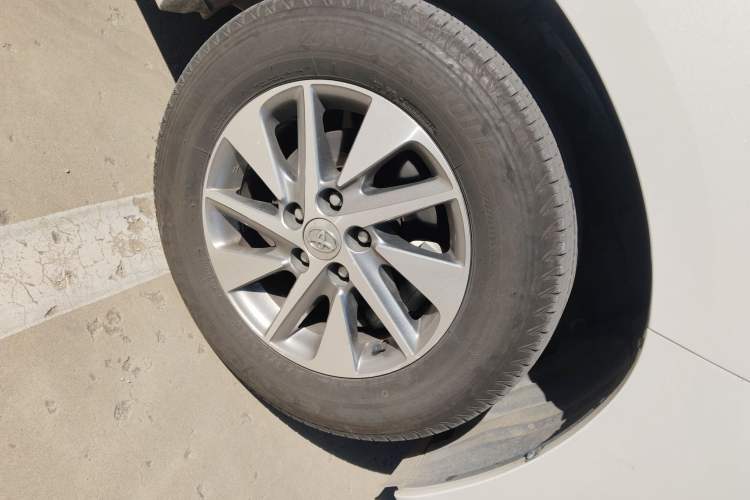 Used Toyota Alphard 2012 3.5L Luxury Edition Right Front Wheel Hub