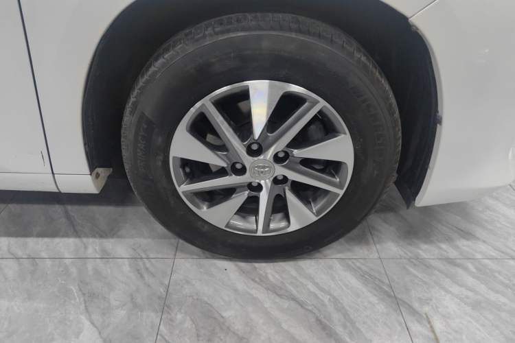 Used Toyota Alphard 2012 3.5L Luxury Edition Right Front Wheel Hub