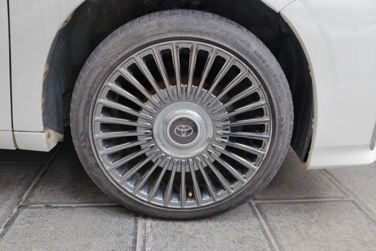 Used Toyota Alphard 2012 3.5L Luxury Edition Right Front Wheel Hub