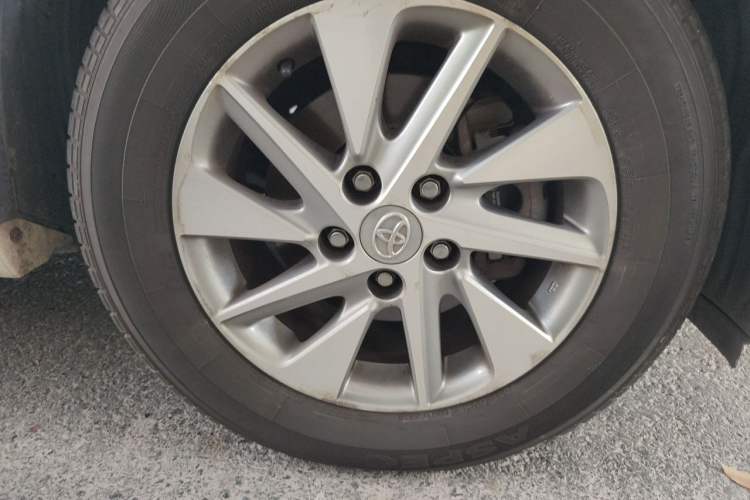 Used Toyota Alphard 2012 3.5L Luxury Edition Right Front Wheel Hub