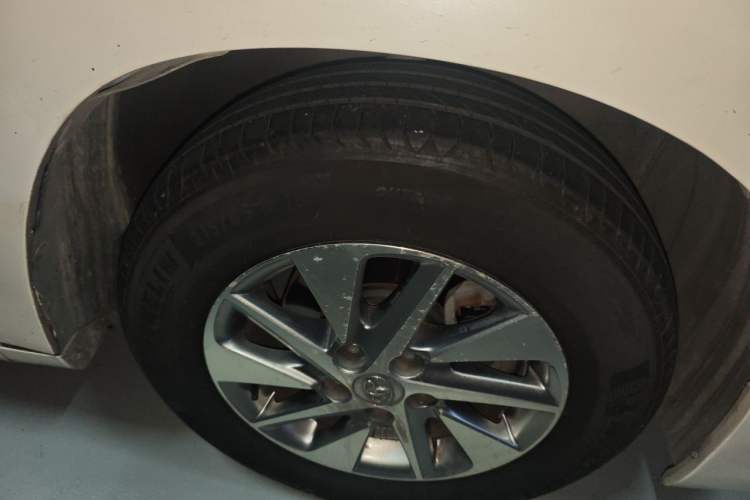 Used Toyota Alphard 2012 3.5L Luxury Edition Right Front Wheel Hub