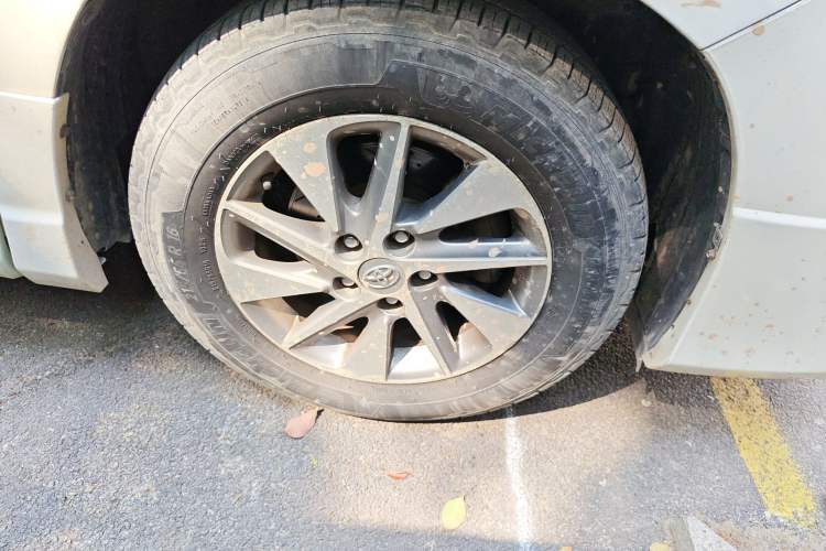 Used Toyota Alphard 2012 3.5L Luxury Edition Right Front Wheel Hub