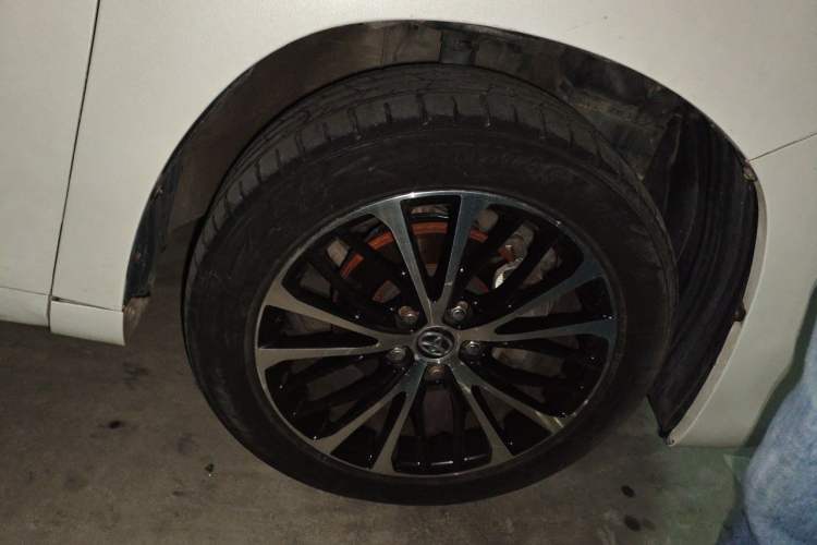 Used Toyota Alphard 2012 3.5L Luxury Edition Right Front Wheel Hub