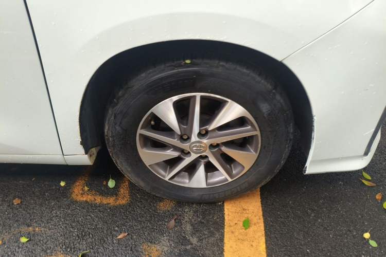 Used Toyota Alphard 2012 3.5L Luxury Edition Right Front Wheel Hub