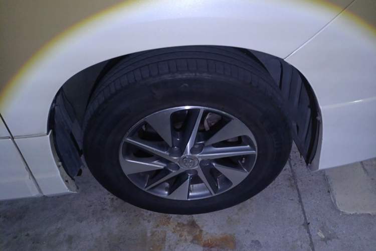 Used Toyota Alphard 2012 3.5L Luxury Edition Right Front Wheel Hub