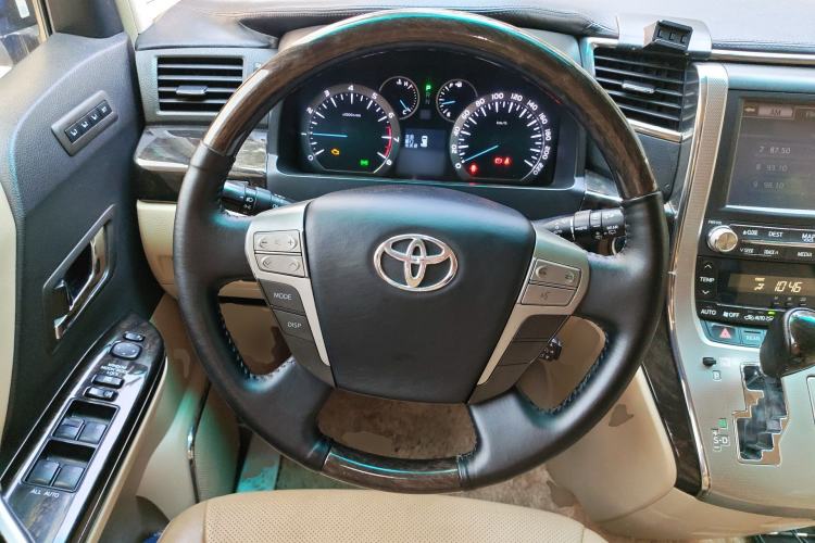 Used Toyota Alphard 2012 3.5L Luxury Edition Steering Wheel