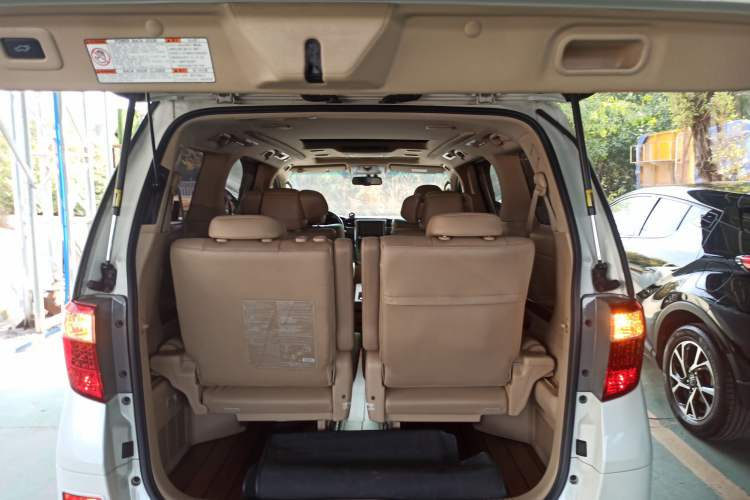 Used Toyota Alphard 2012 3.5L Luxury Edition Trunk
