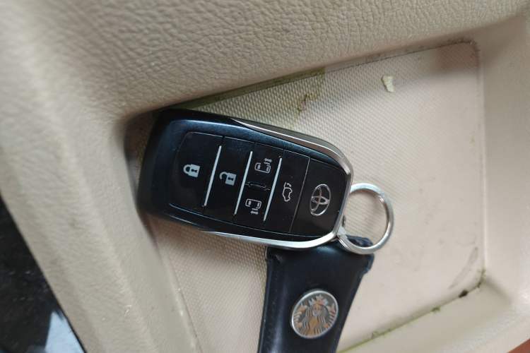 Used Toyota Alphard 2012 3.5L Luxury Edition Vehicle Key