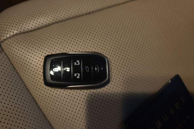 Used Toyota Alphard 2012 3.5L Luxury Edition Vehicle Key